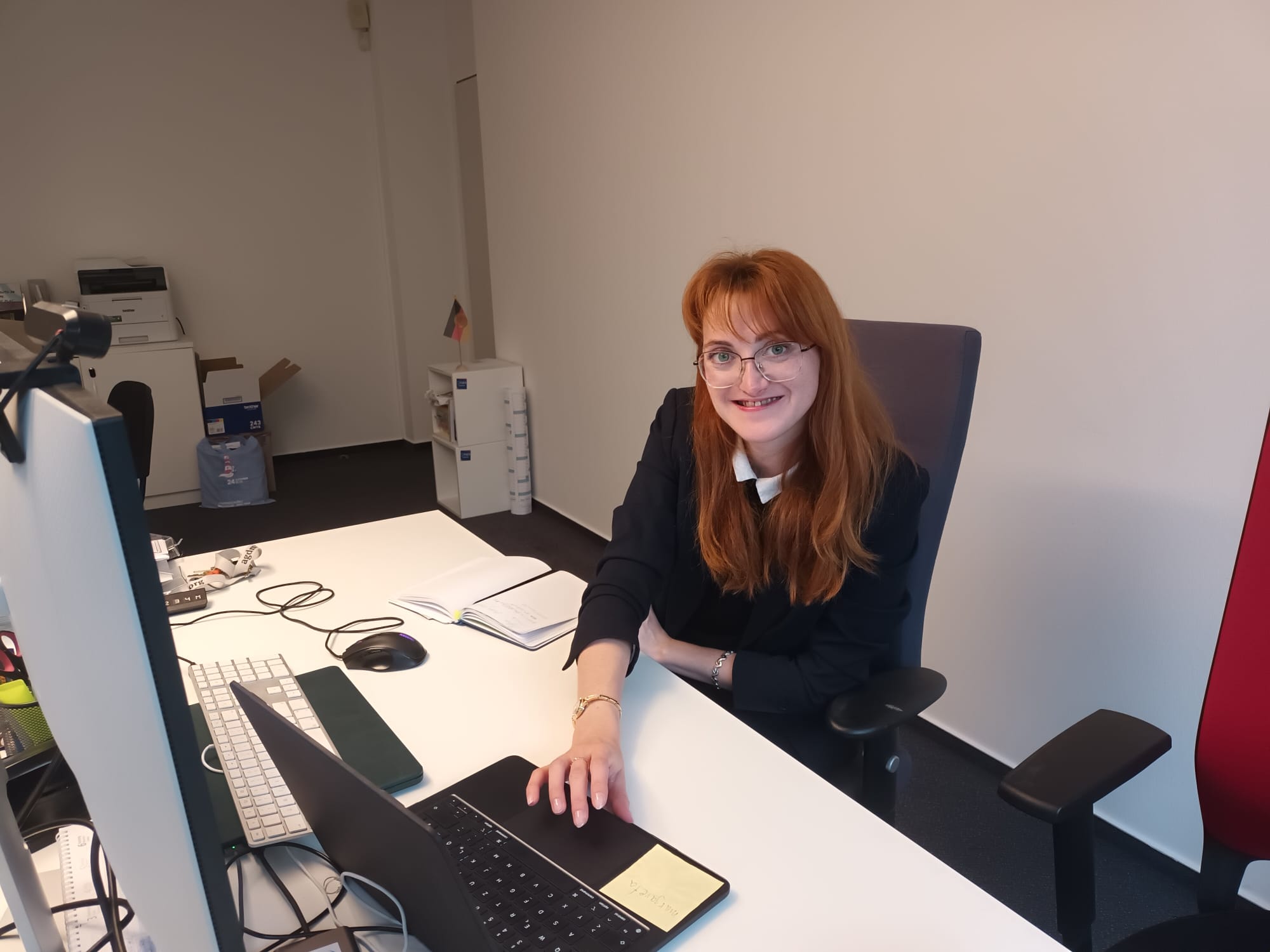 Neue Projekt- und Büroassistentin bei der AGDM-Koordinierungsstelle Neue Projekt- und Büroassistentin bei der AGDM-Koordinierungsstelle